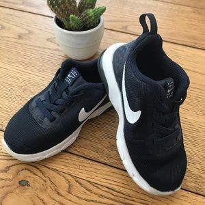 Navy blue Nike Air toddler size 8